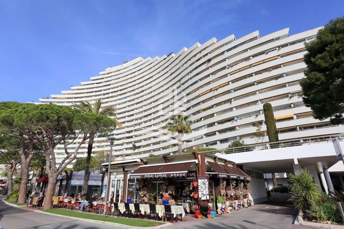 Superbe Appartement Front De Mer Villeneuve-Loubet Exterior photo